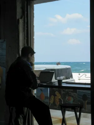 Workation: cómo armar un itinerario que combine trabajo remoto y turismo real